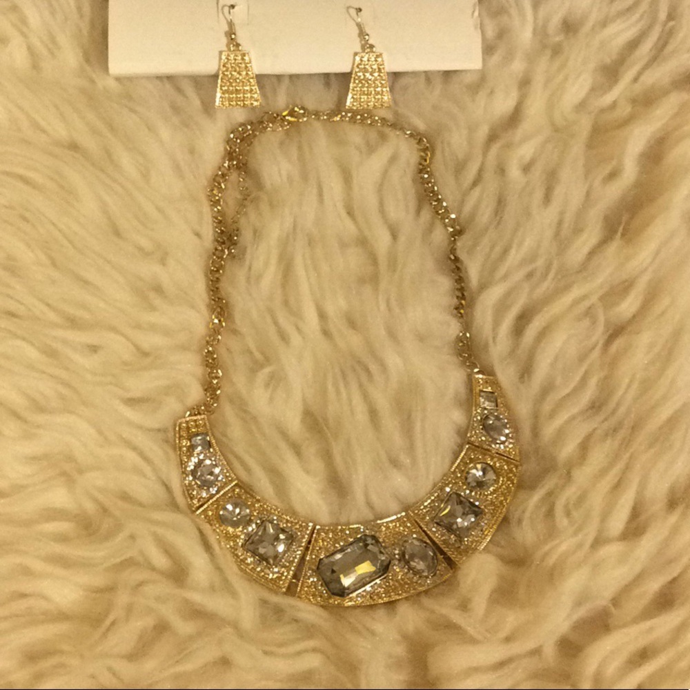 ⭐️Discount Shipping⭐️2X HP Necklace & Earring Set - Picture 2 of 6